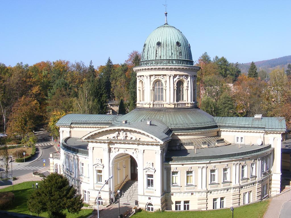 Zdroj Wojciech Aparthotel Lądek-Zdrój Exteriör bild