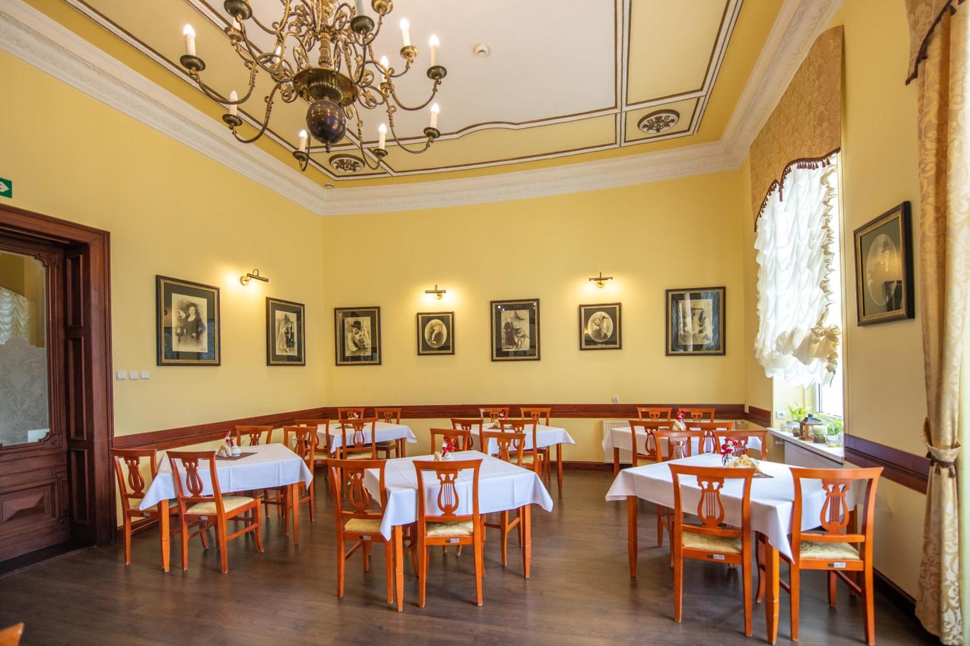 Zdroj Wojciech Aparthotel Lądek-Zdrój Exteriör bild