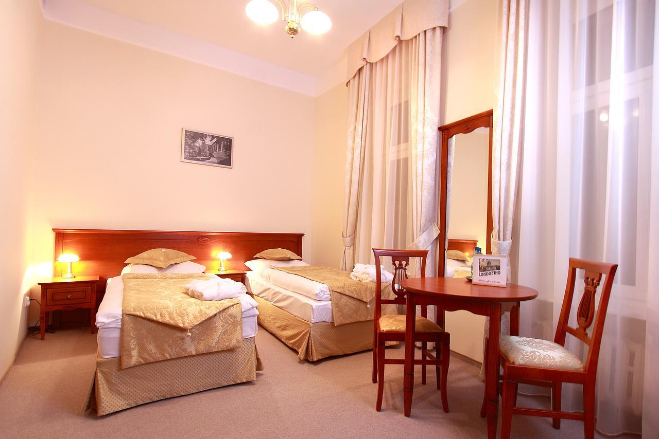 Zdroj Wojciech Aparthotel Lądek-Zdrój Exteriör bild