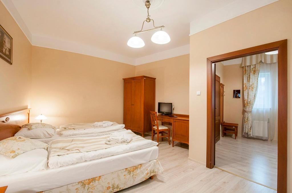 Zdroj Wojciech Aparthotel Lądek-Zdrój Exteriör bild
