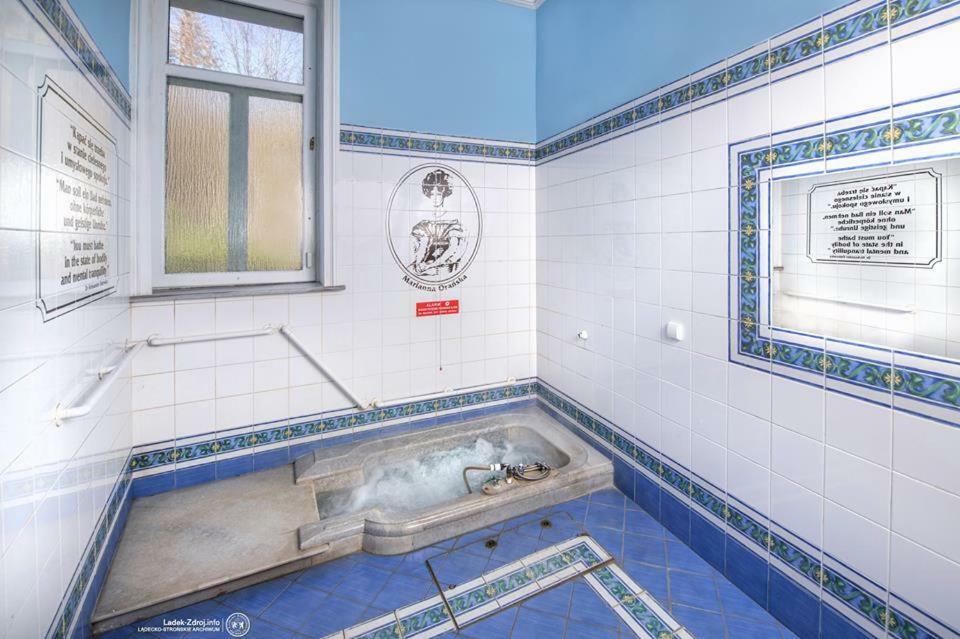 Zdroj Wojciech Aparthotel Lądek-Zdrój Exteriör bild